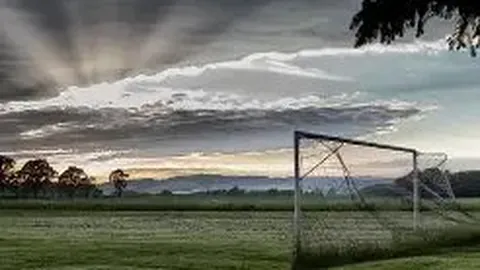 张雨绮95后男友旧照曝光，容貌大变疑似整容引热议