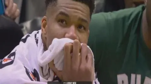 雷迪克多面手风采获赞：球员到教练角色过渡自如